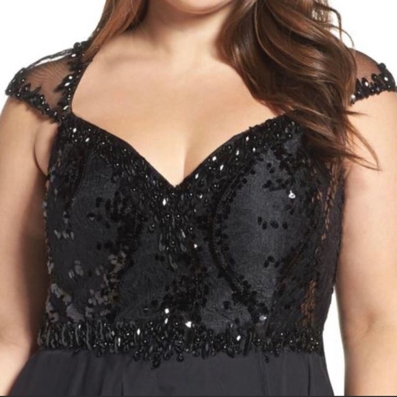 MAC DUGGAL NWOT Black Beaded Lace Bodice Gown 18W - Picture 3 of 11